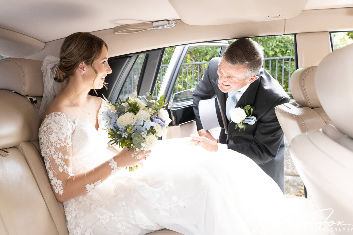 The bride arriving at the church.